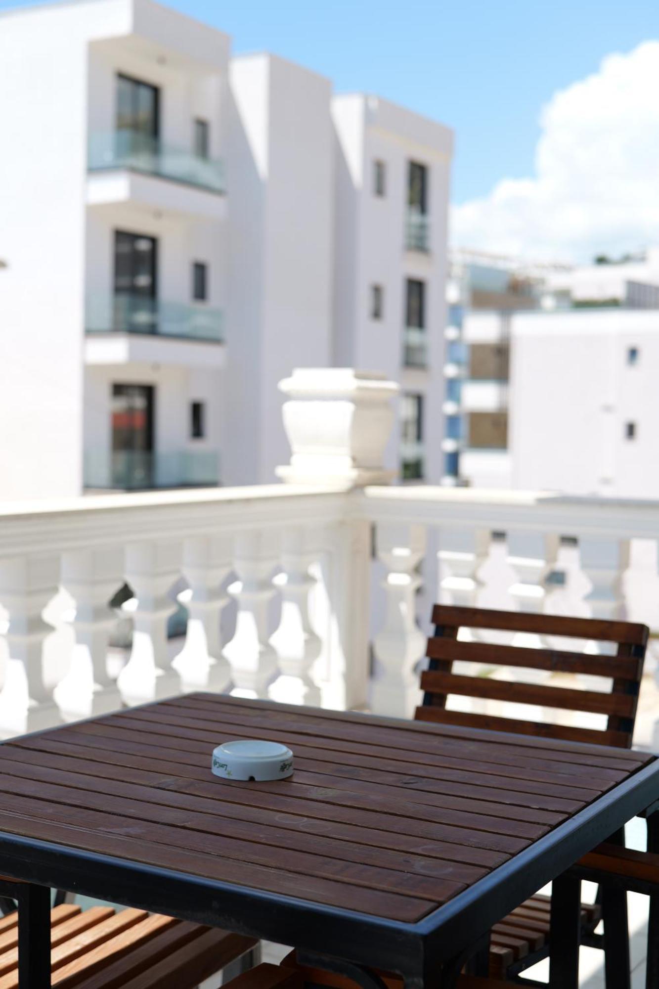 Hotel Abedini Sarandë Exterior foto