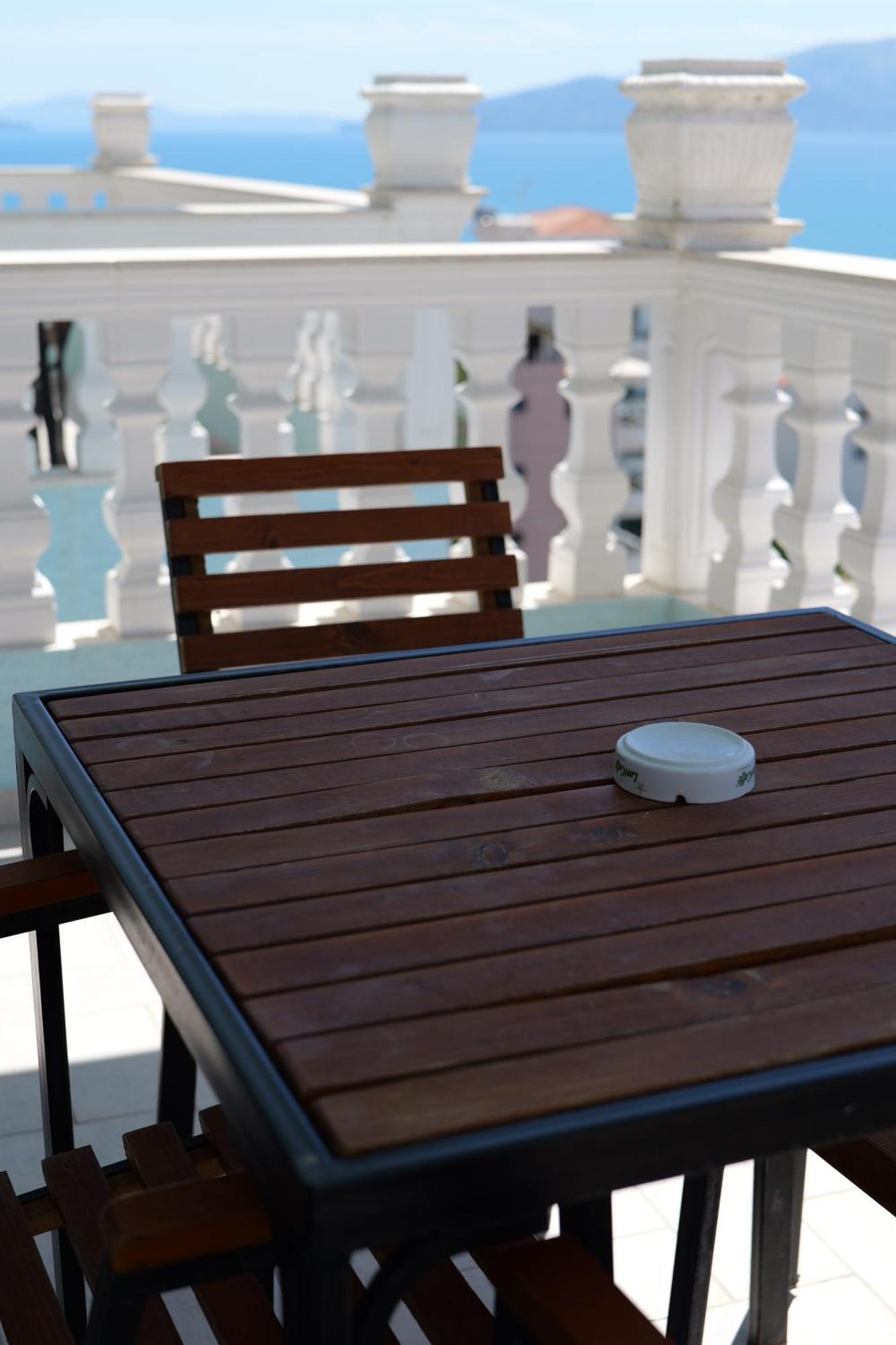 Hotel Abedini Sarandë Exterior foto